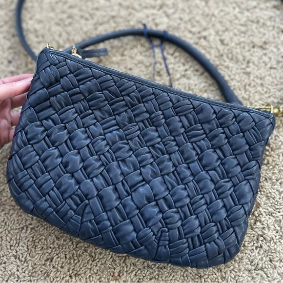 Clare V Petit Moyen in puffy navy blue - Picture 4 of 14